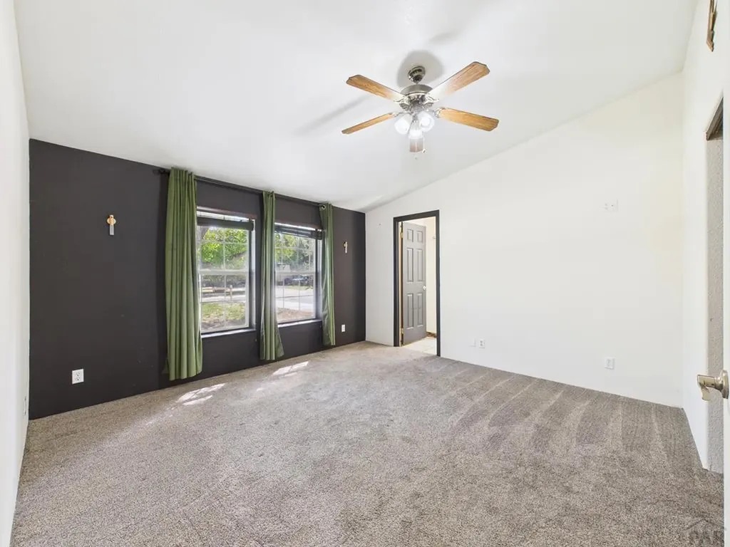 1131 24 1/2 Lane Pueblo CO 81006