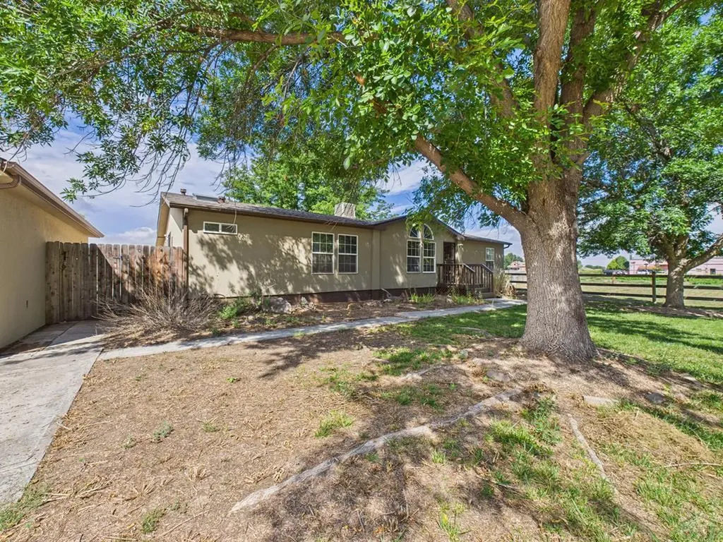 1131 24 1/2 Lane Pueblo CO 81006