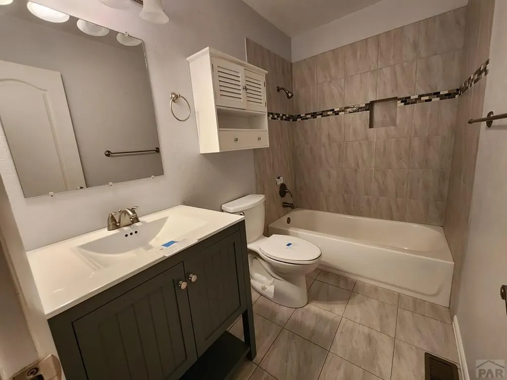 2 Hilton Lane Pueblo CO 81001