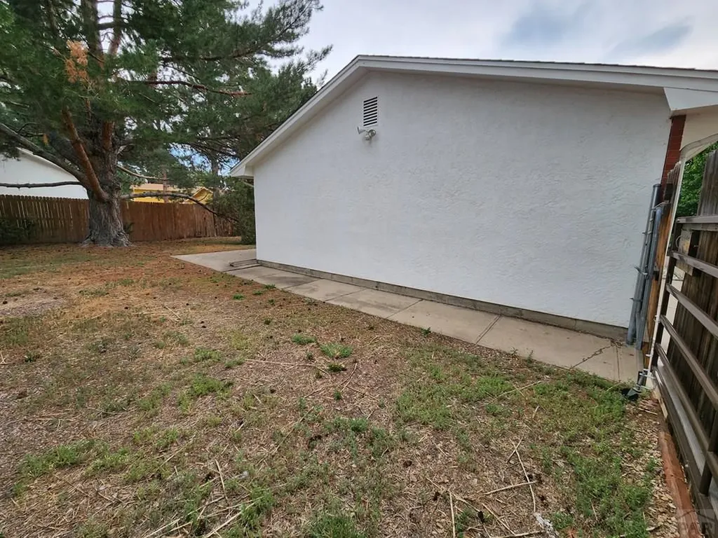 2 Hilton Lane Pueblo CO 81001