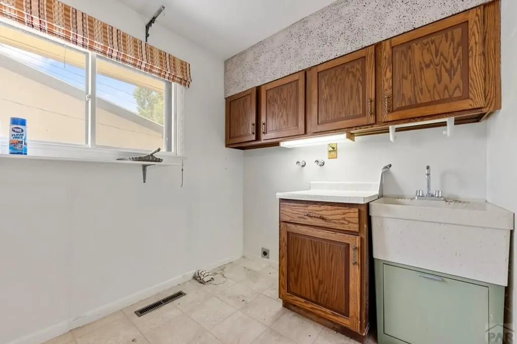 1900 Raton Avenue La Junta CO 81050