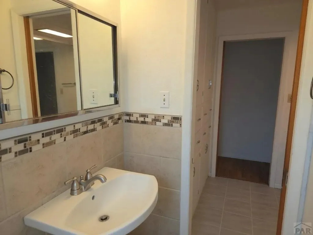 1307 Parkview Avenue Lamar CO 81052