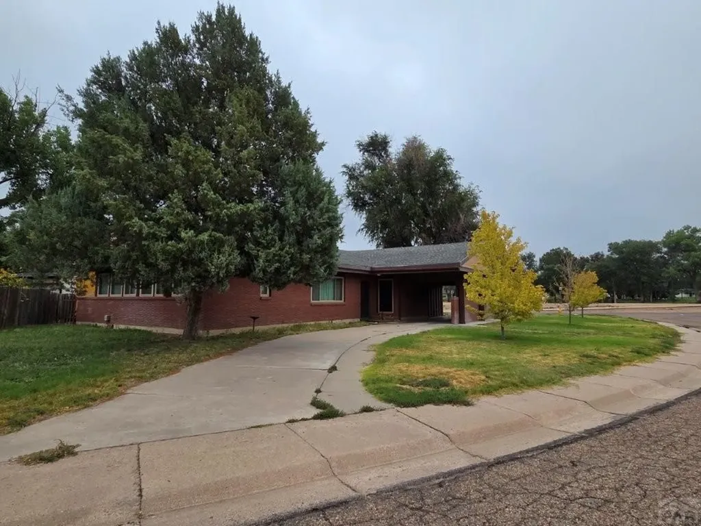 1307 Parkview Avenue Lamar CO 81052