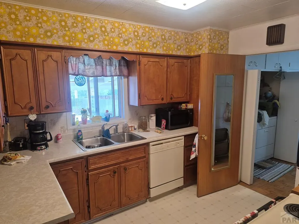 901 San Juan Avenue La Junta CO 81050