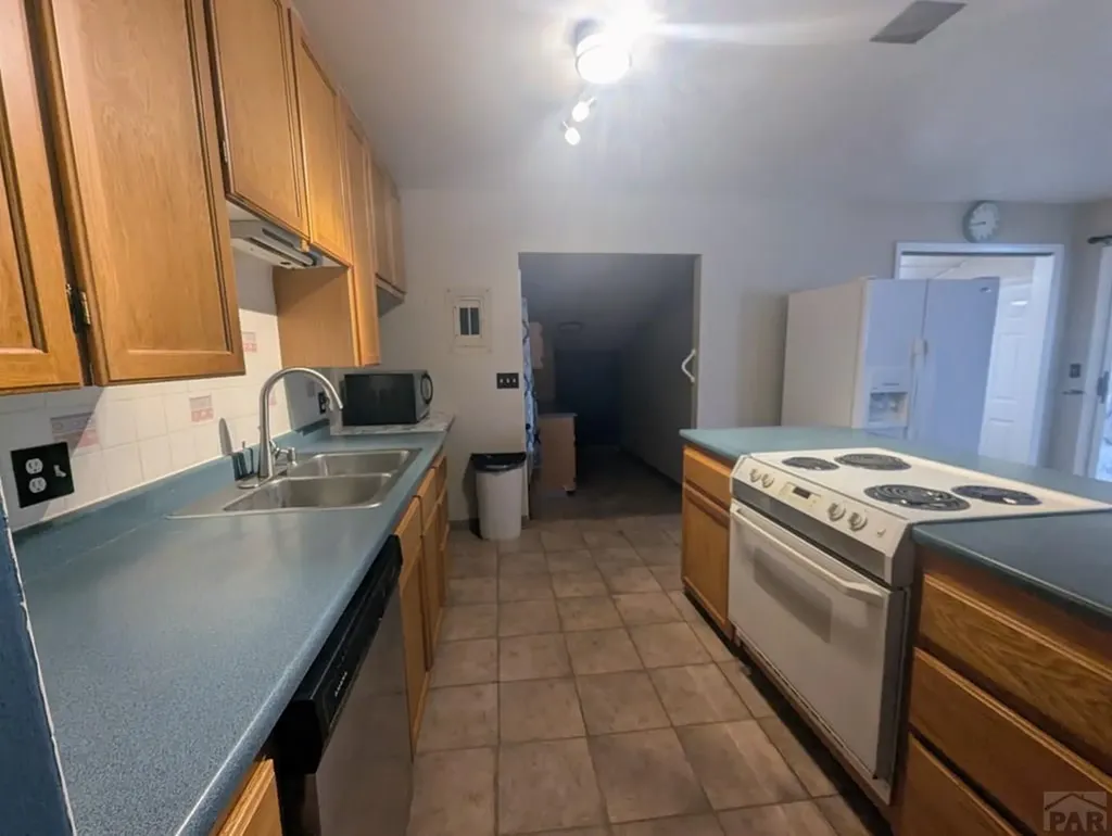 1801 Raton Avenue La Junta CO 81050