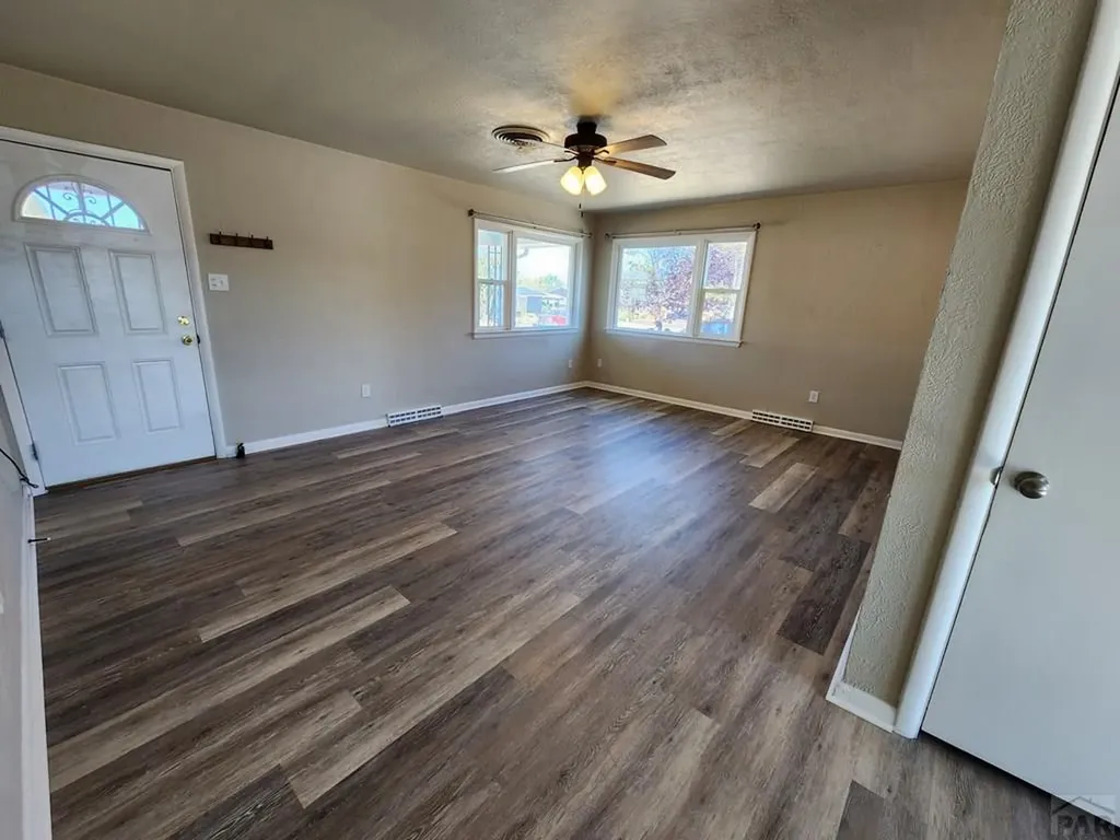 28 Stanford Avenue Pueblo CO 81005