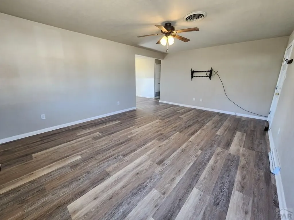 28 Stanford Avenue Pueblo CO 81005