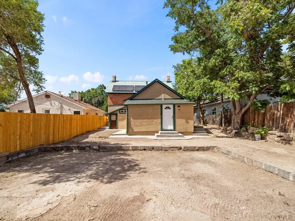 906 E 6th Street Pueblo CO 81001