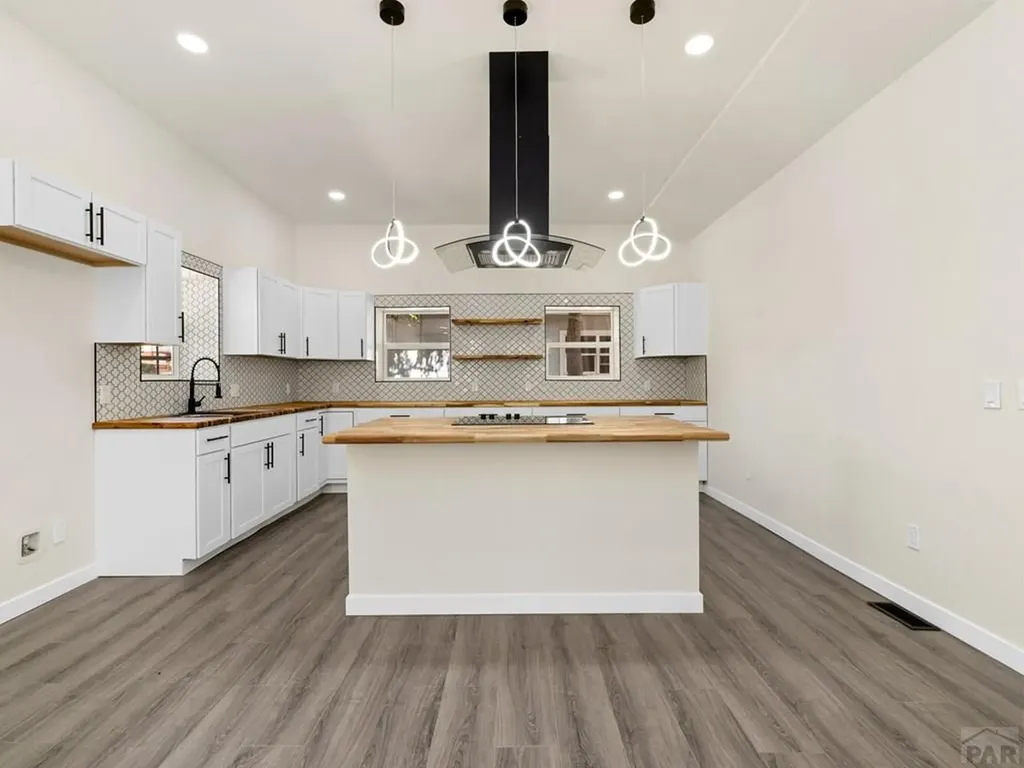 906 E 6th Street Pueblo CO 81001