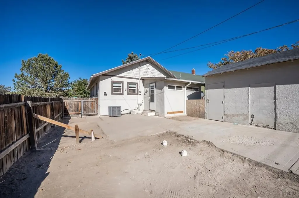 1302 E 10th Street Pueblo CO 81001