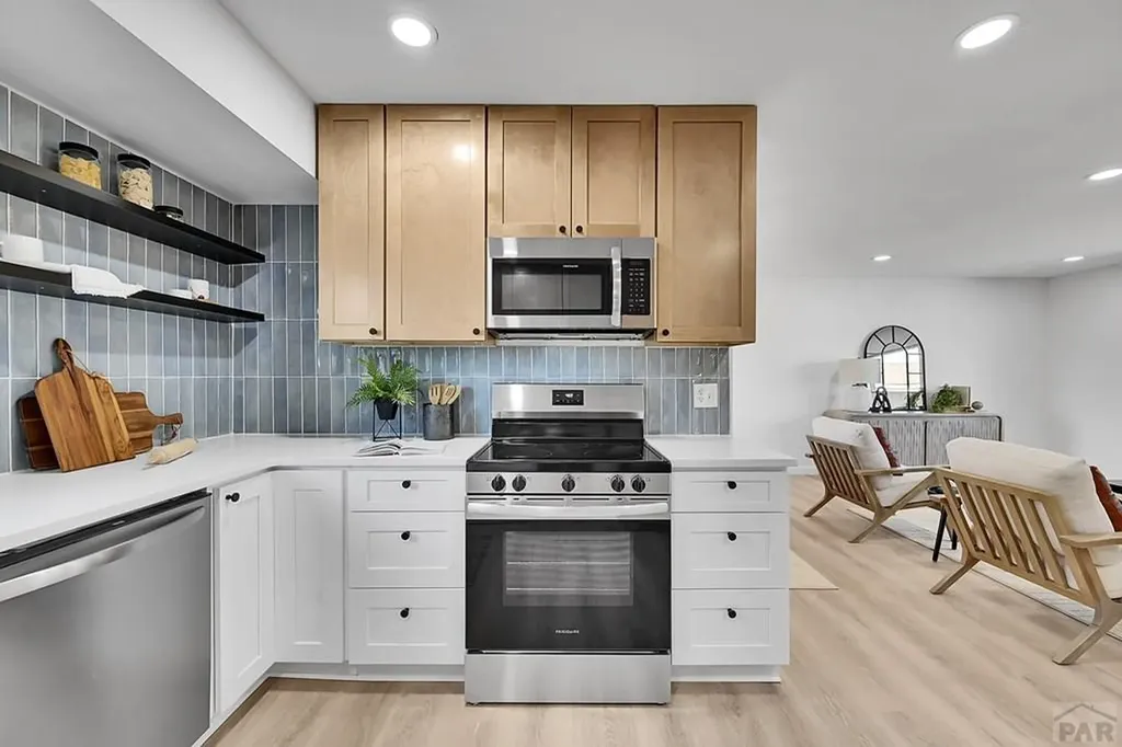 28 Pennwood Lane Pueblo CO 81005