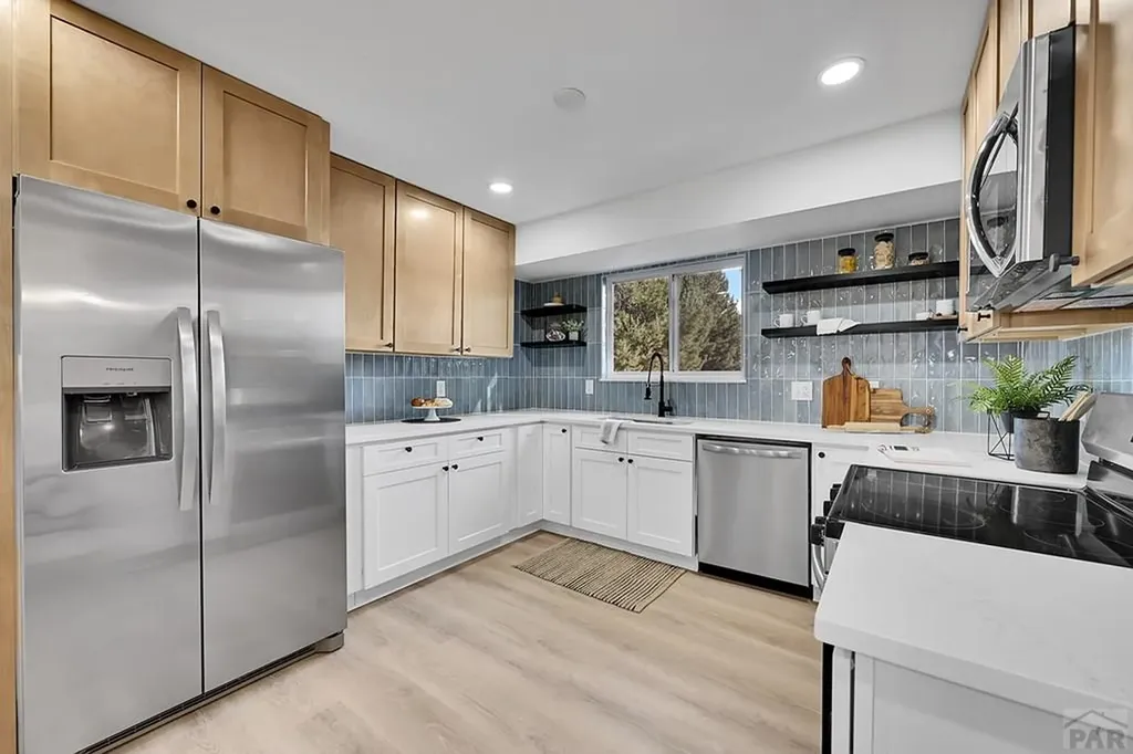 28 Pennwood Lane Pueblo CO 81005