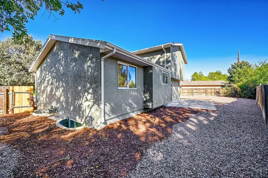 28 Pennwood Lane Pueblo CO 81005