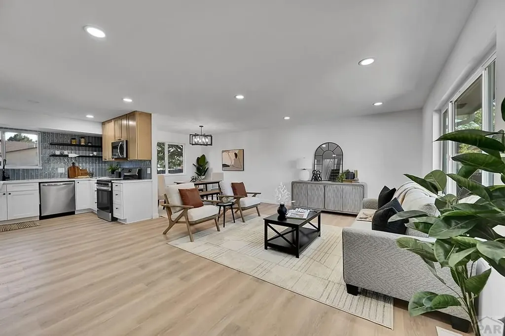 28 Pennwood Lane Pueblo CO 81005