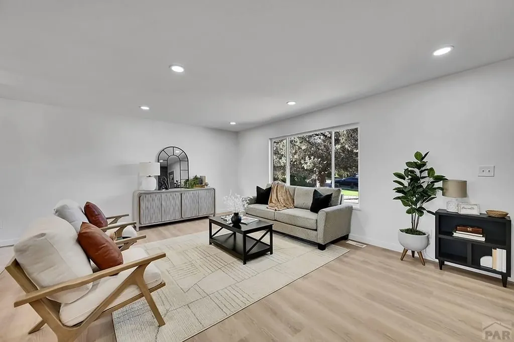 28 Pennwood Lane Pueblo CO 81005