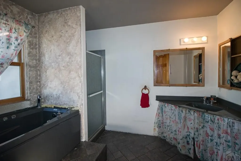 1785 County Road 120 Penrose CO 81240