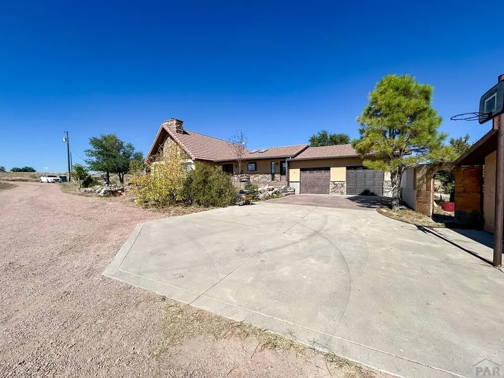 1785 County Road 120 Penrose CO 81240