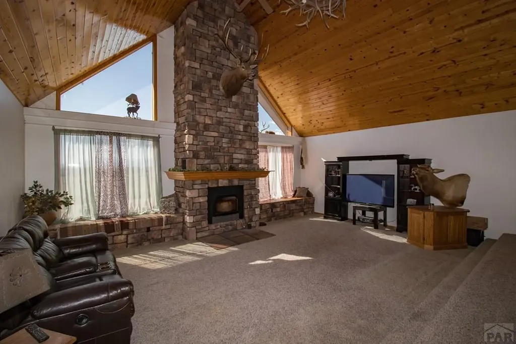 1785 County Road 120 Penrose CO 81240