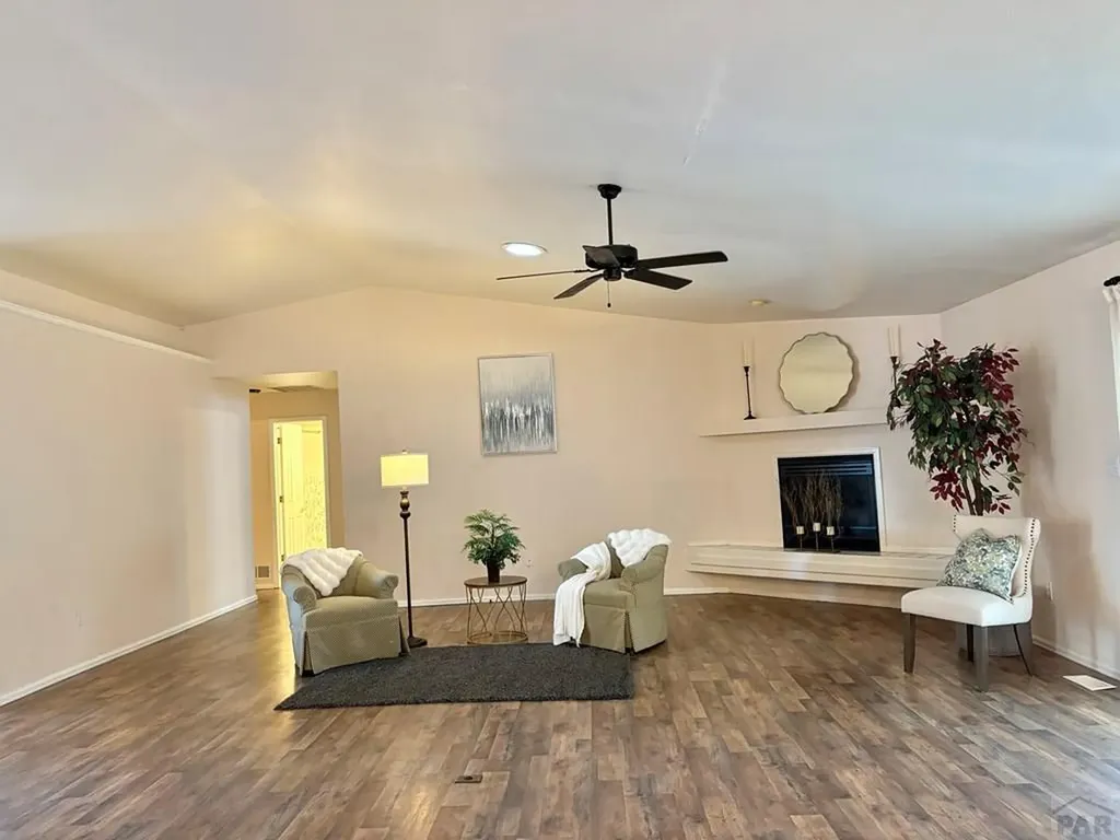 204 Bridle Trail Pueblo CO 81005