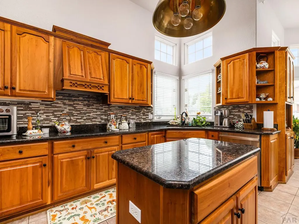 194 Bridle Trail Pueblo CO 81005