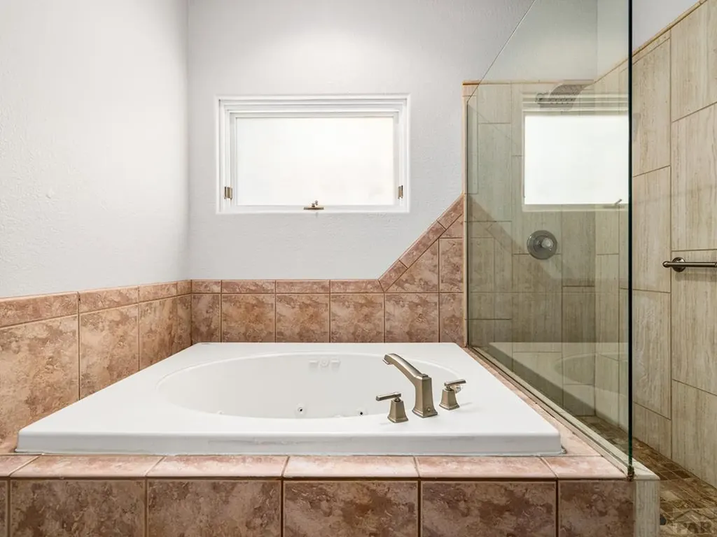 194 Bridle Trail Pueblo CO 81005