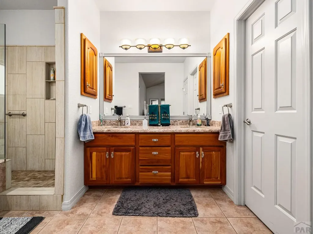 194 Bridle Trail Pueblo CO 81005