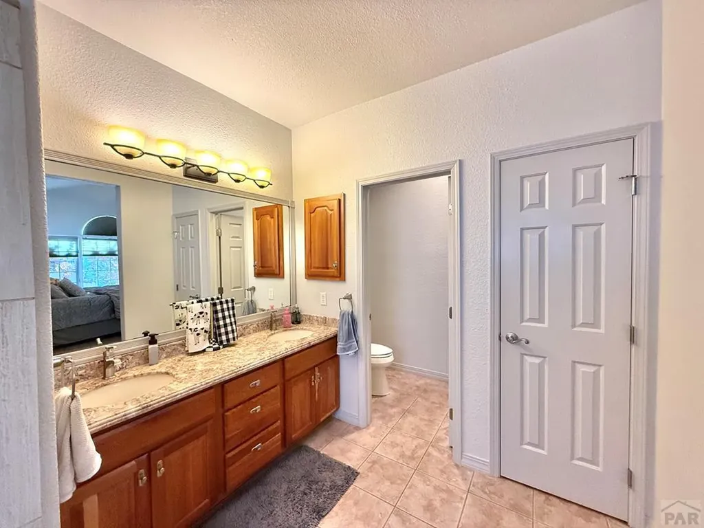 194 Bridle Trail Pueblo CO 81005