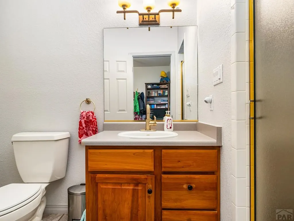 194 Bridle Trail Pueblo CO 81005