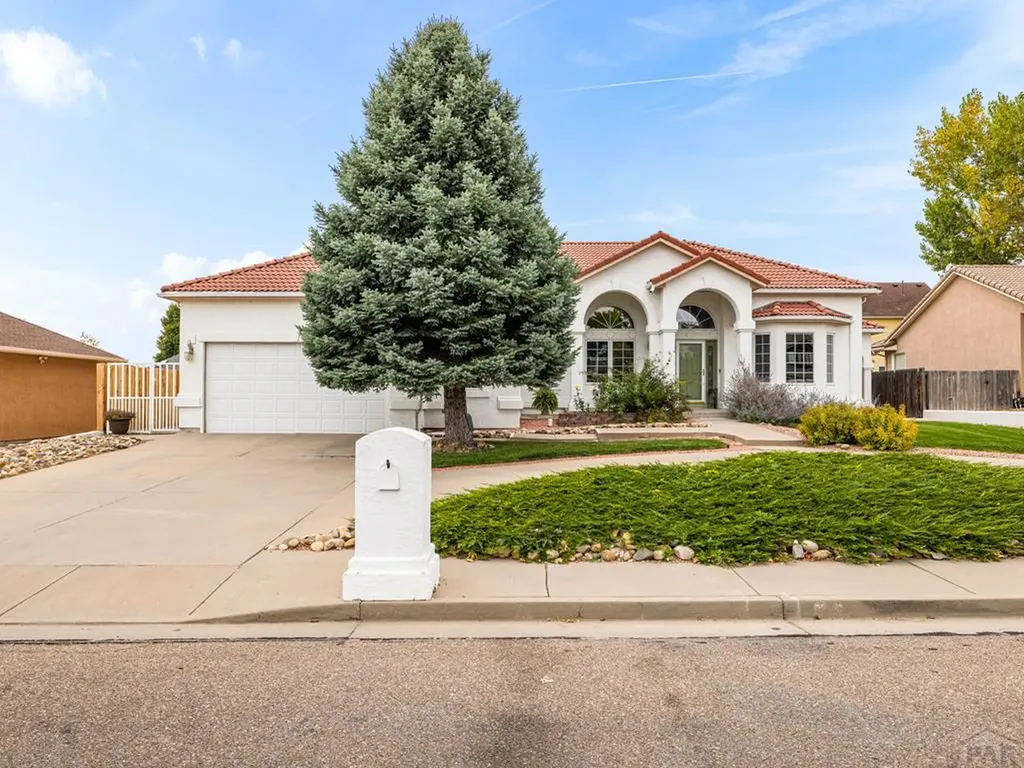 194 Bridle Trail Pueblo CO 81005