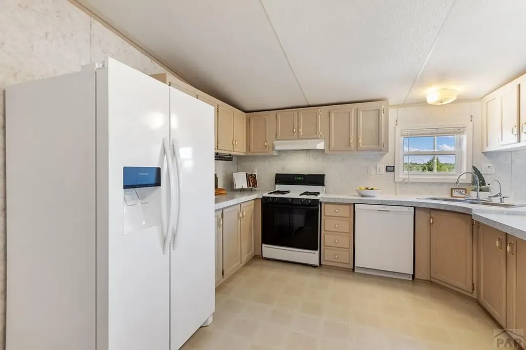 358 13th Street Penrose CO 81240