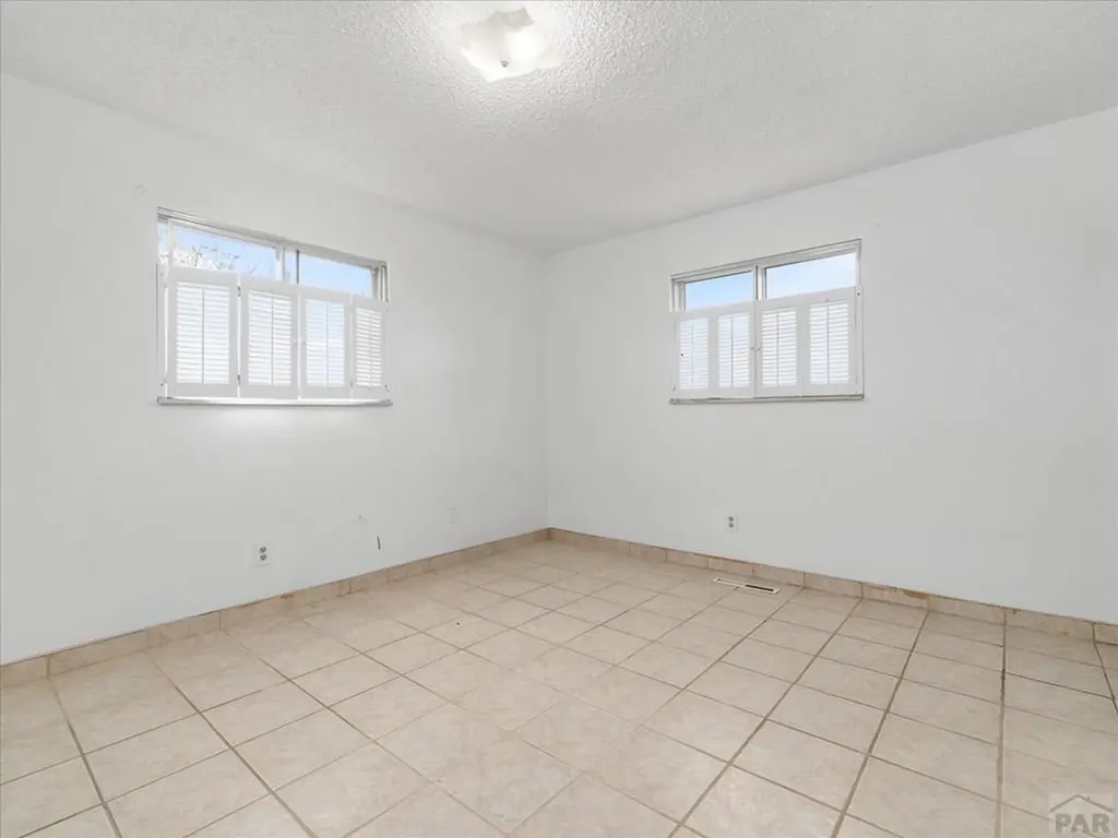 207 Autobee Lane Avondale CO 81022