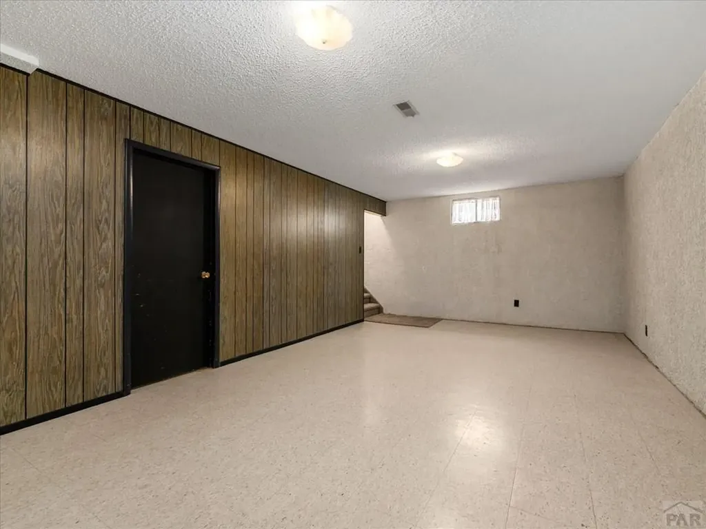 207 Autobee Lane Avondale CO 81022