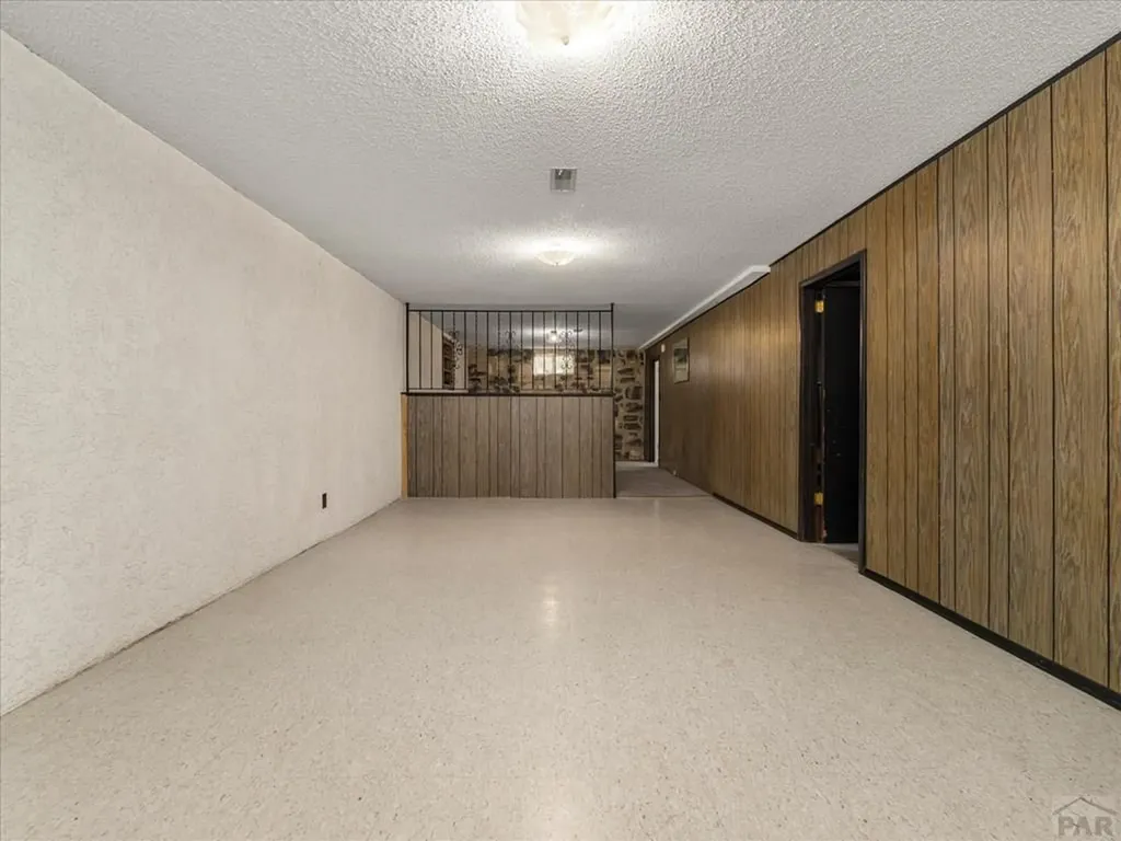 207 Autobee Lane Avondale CO 81022