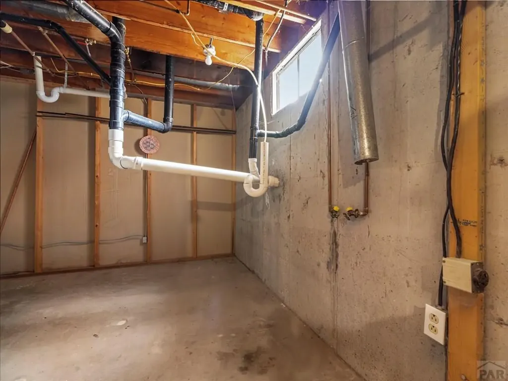 207 Autobee Lane Avondale CO 81022