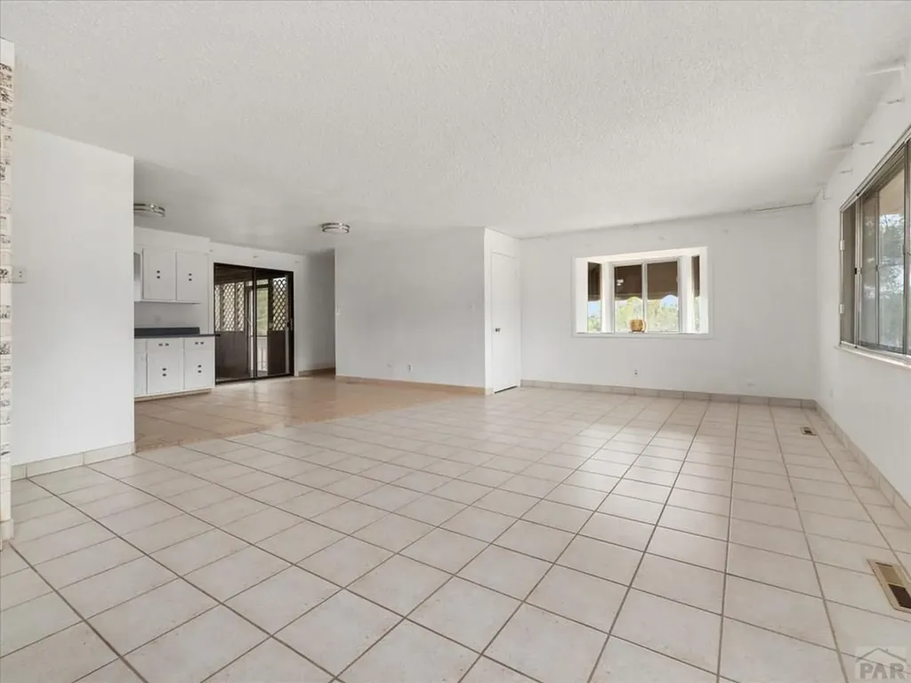 207 Autobee Lane Avondale CO 81022