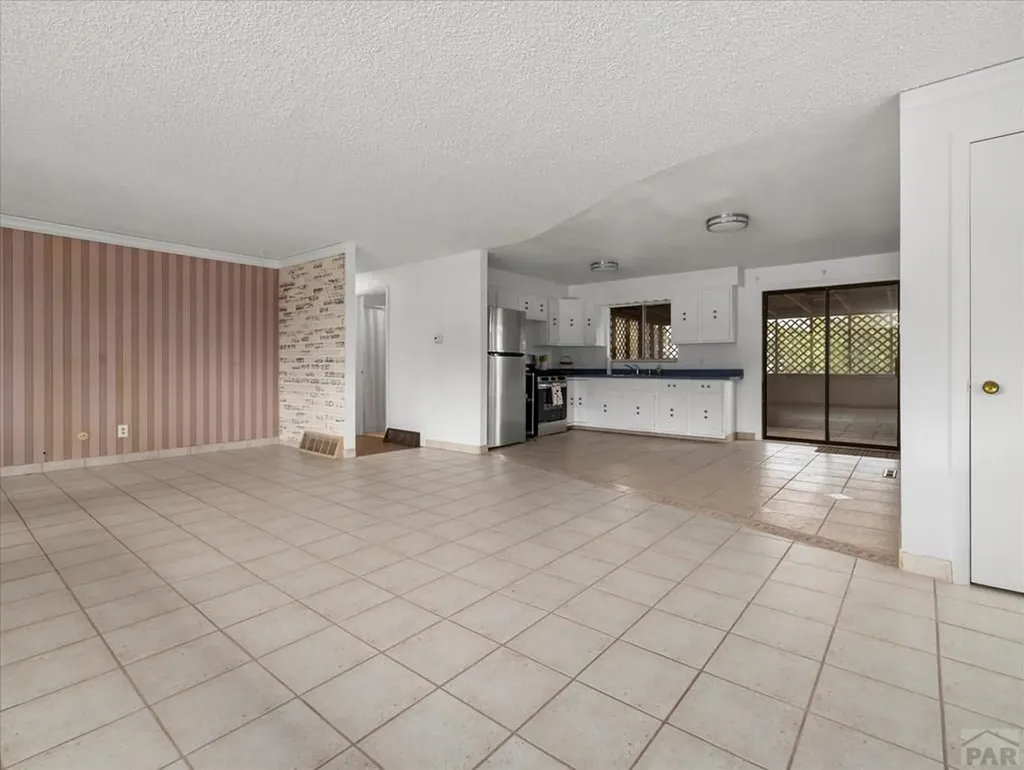 207 Autobee Lane Avondale CO 81022