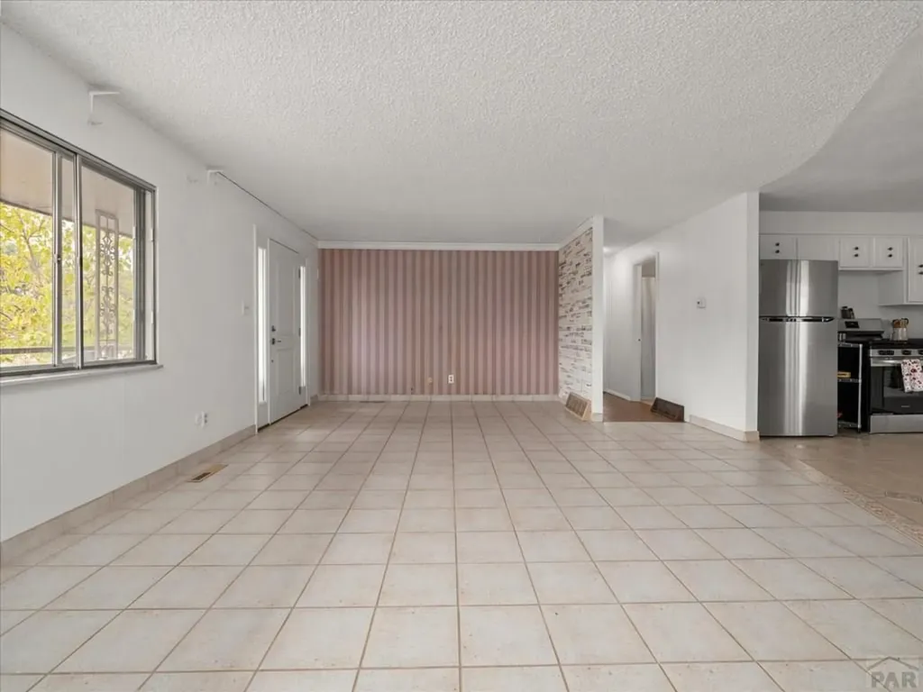 207 Autobee Lane Avondale CO 81022