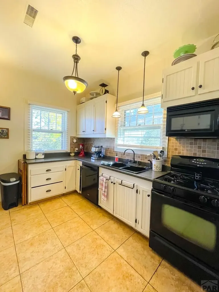 809 Belleview Avenue La Junta CO 81050