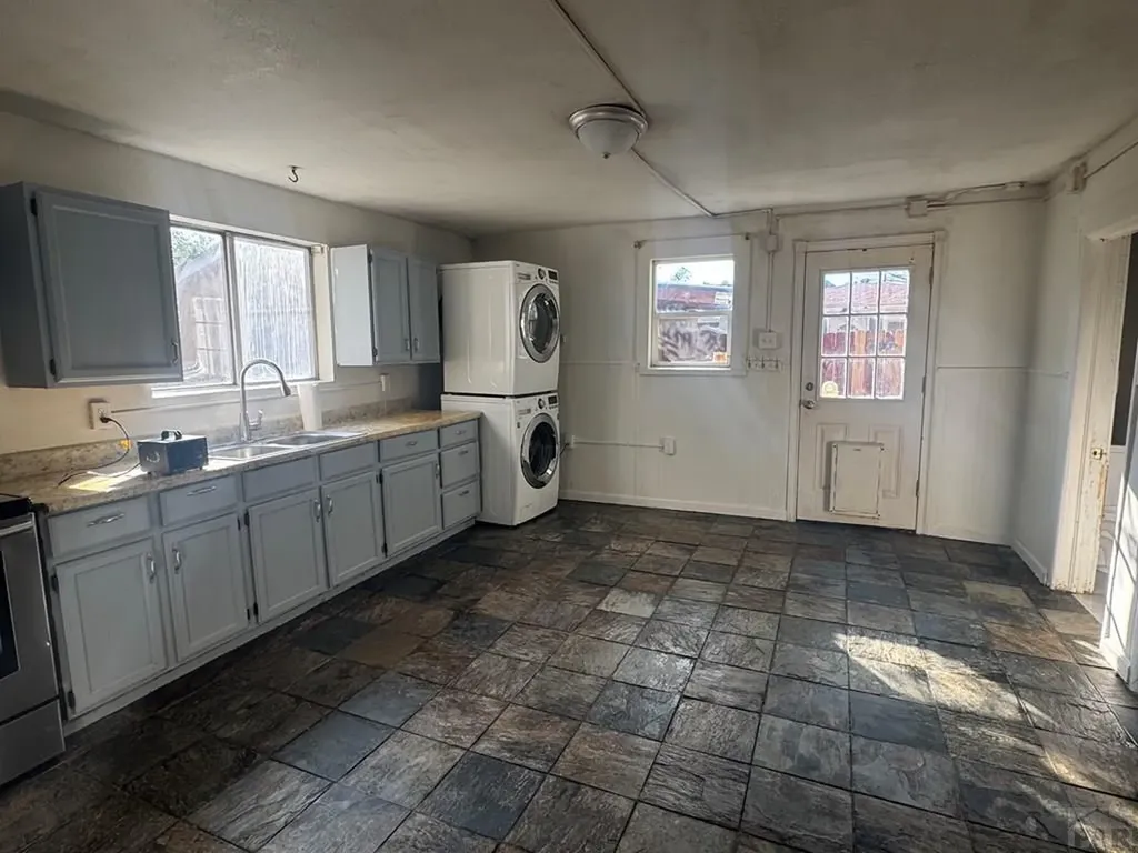 1027 E Abriendo Avenue Pueblo CO 81004