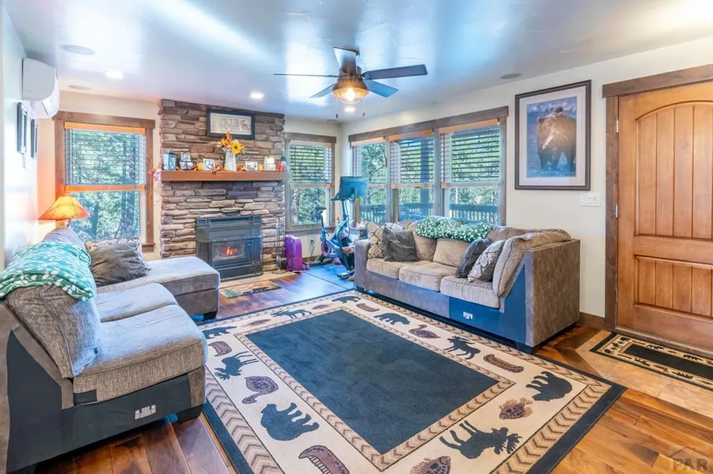 8946 Cottonwood Drive Beulah CO 81023