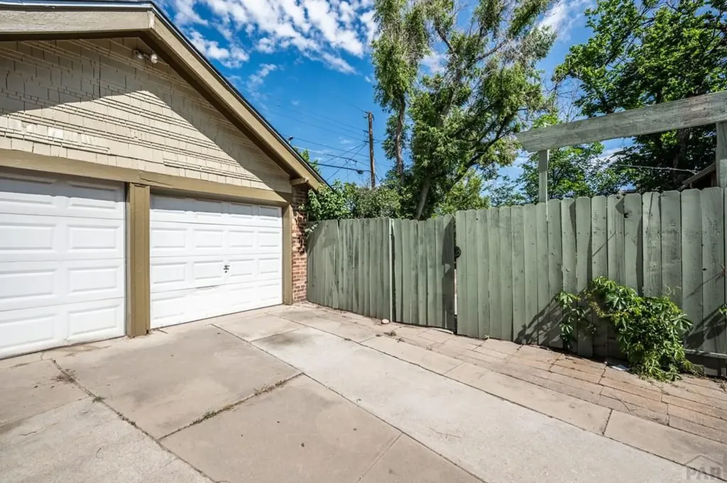 2325 West Street Pueblo CO 81003