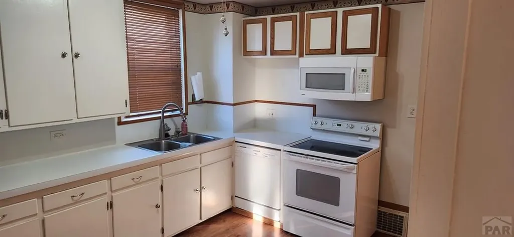 606 Smithland Avenue La Junta CO 81050