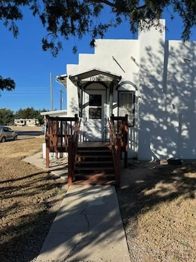 1010 Wansted Eads CO 81036