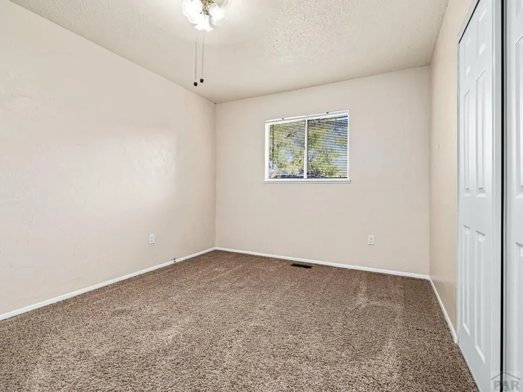 9 Heaton Place Pueblo CO 81001