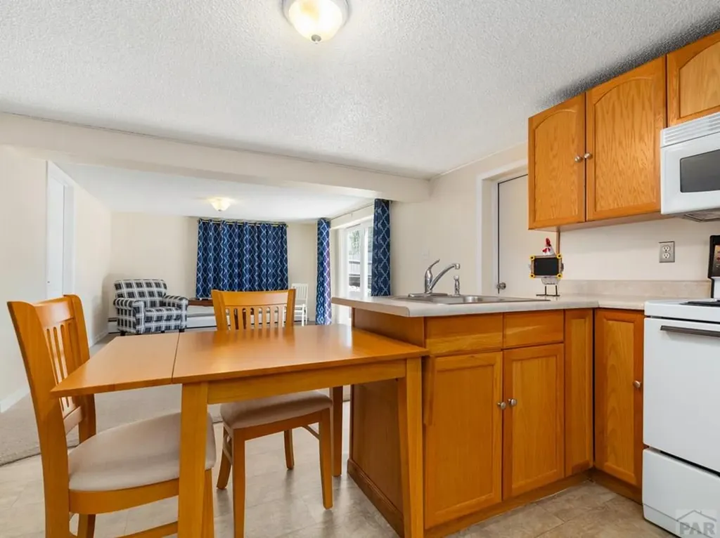 20 Robertson Road Pueblo CO 81001