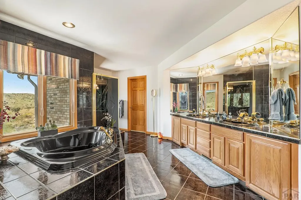 5775 N I-25 Pueblo CO 81008