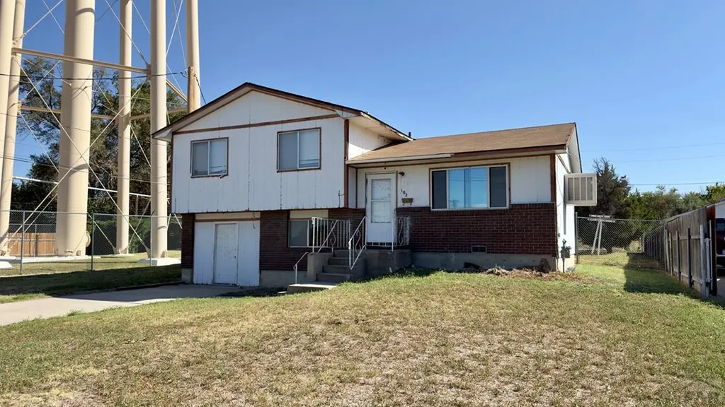102 W 26th Street La Junta CO 81050