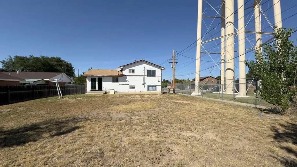 102 W 26th Street La Junta CO 81050