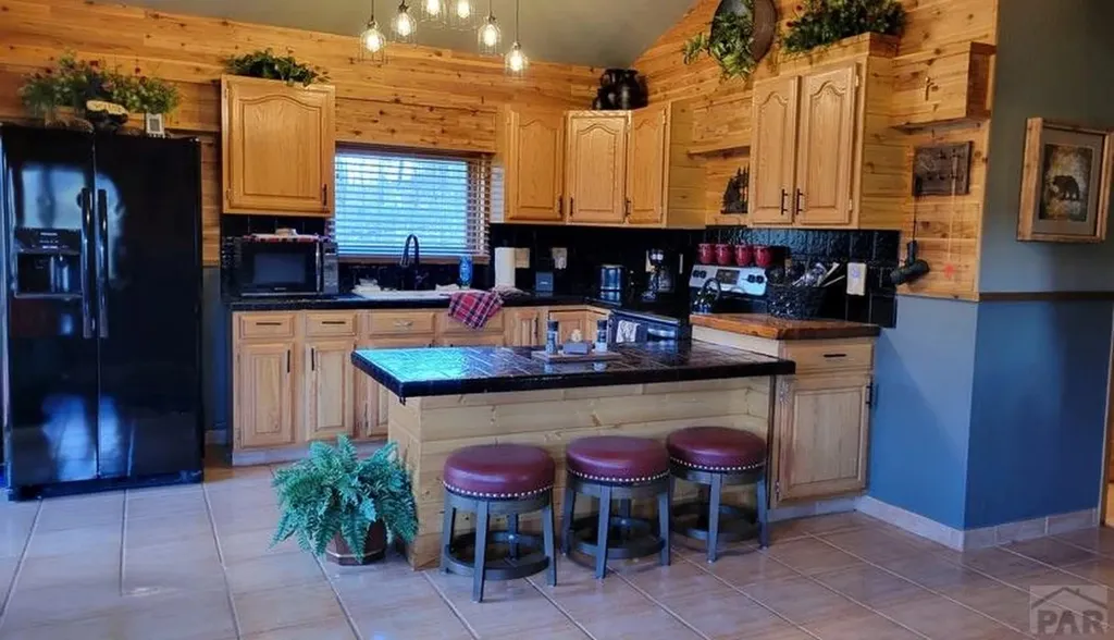 71 Shires Circle La Veta CO 81055