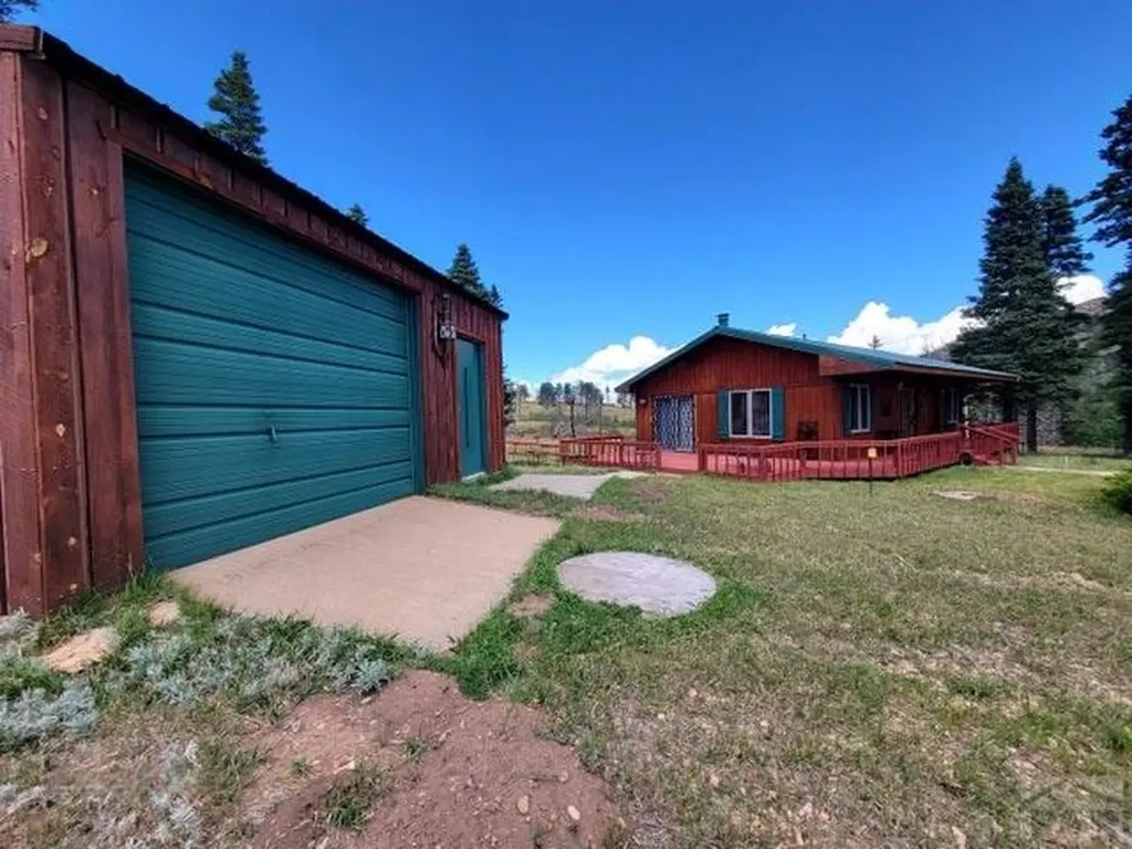 71 Shires Circle La Veta CO 81055